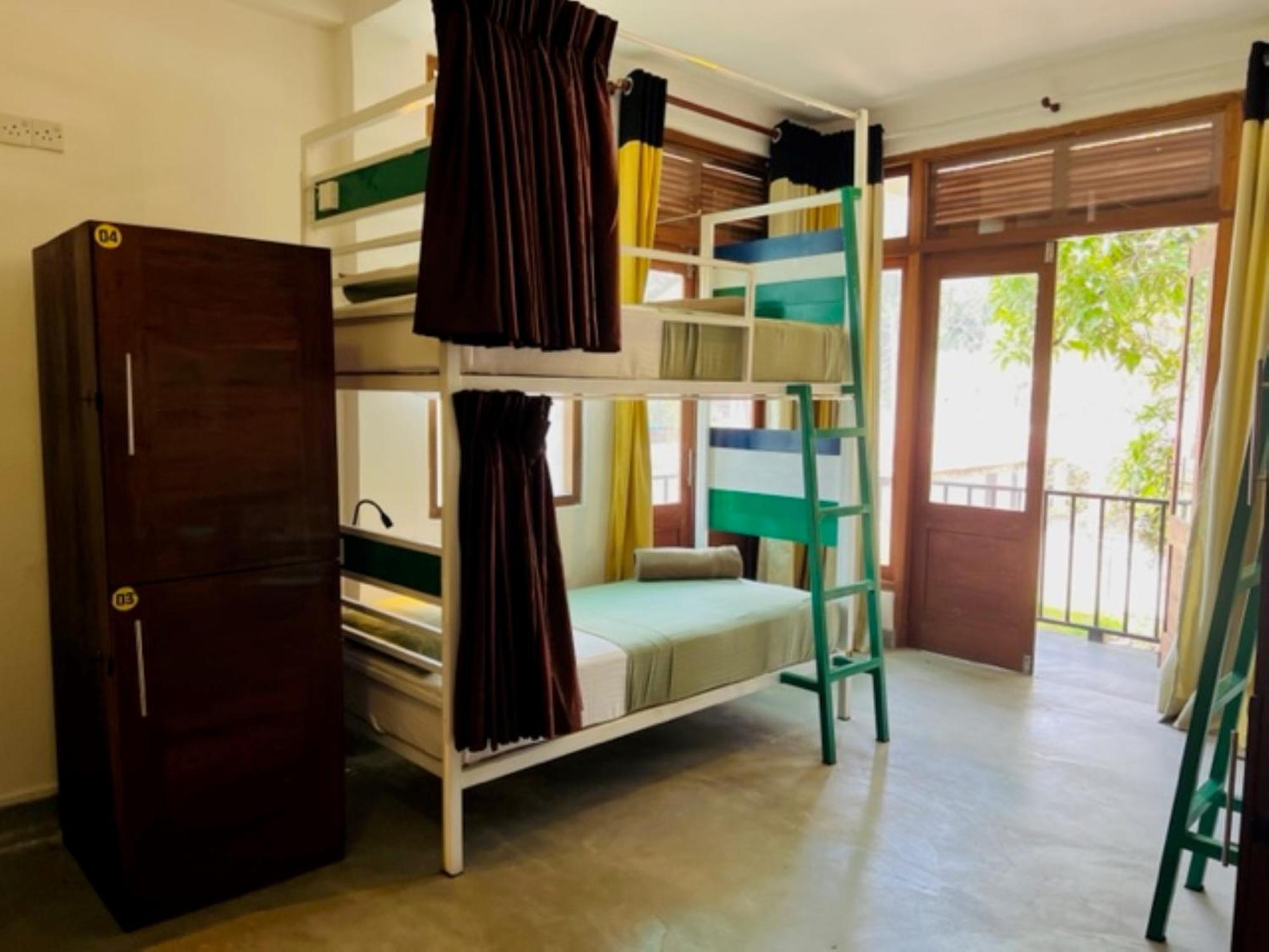 Downtown Hostels Ella Exterior photo